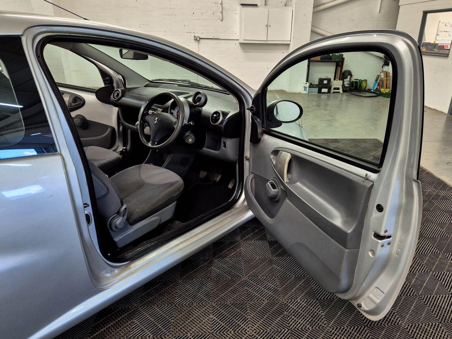 Used Peugeot 107 for sale - 78141372: Photo 23