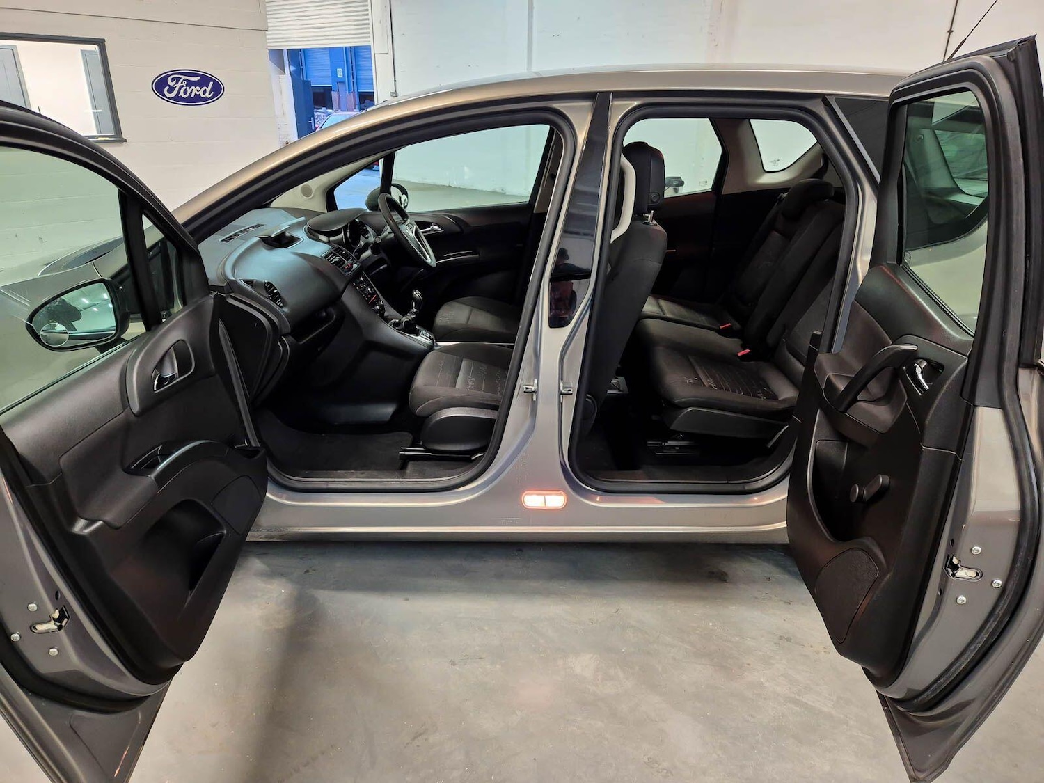 Used Vauxhall Meriva 2011 for sale - 77060164: Photo 25