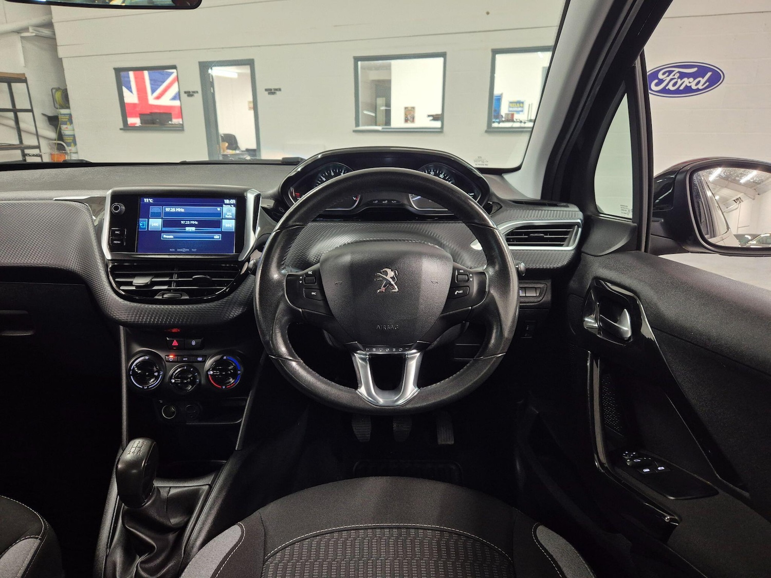 Used Peugeot 208 2016 for sale - 77424704: Photo 24