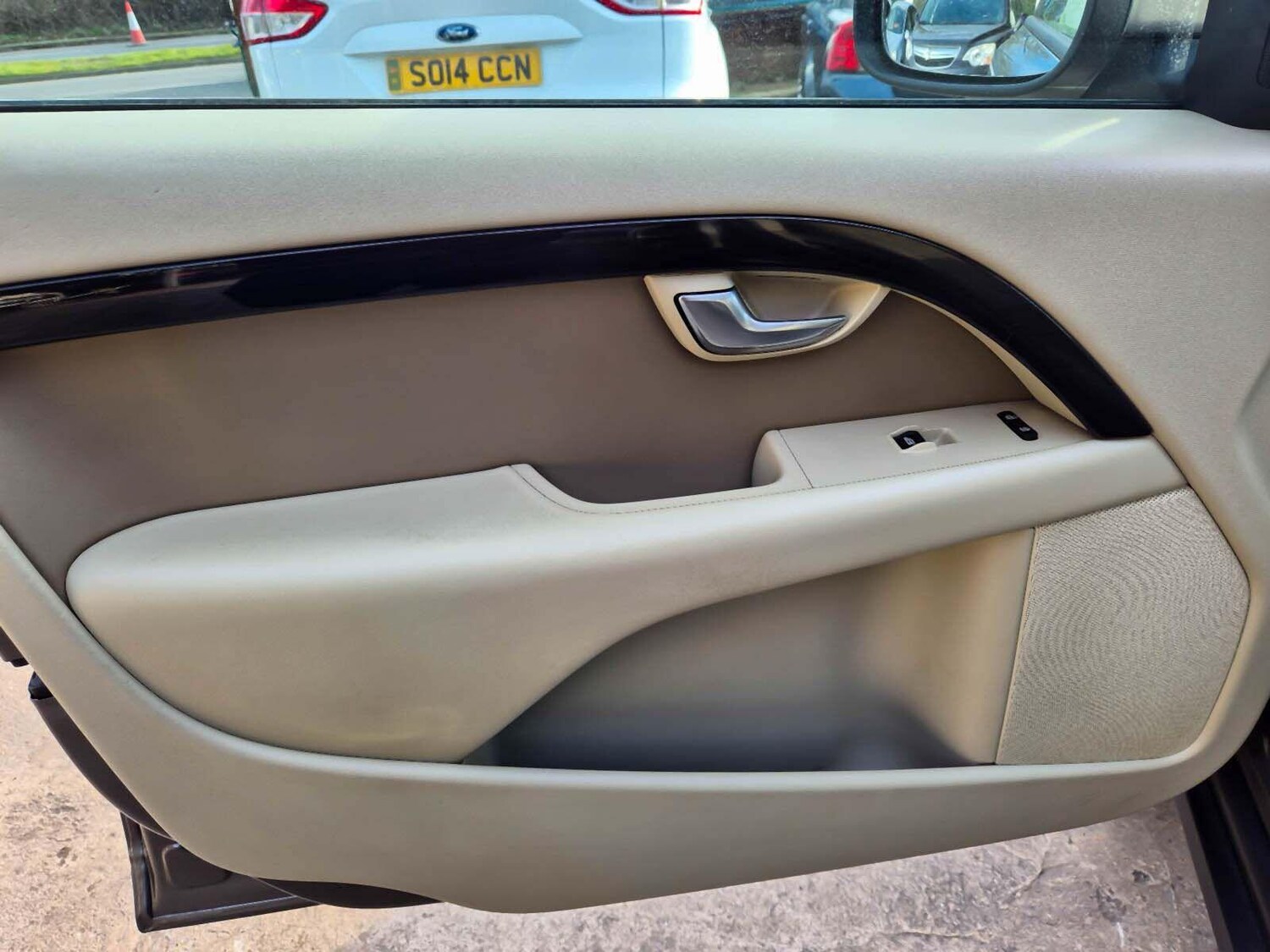 Used Volvo XC70 2009 for sale - 76095147: Photo 41