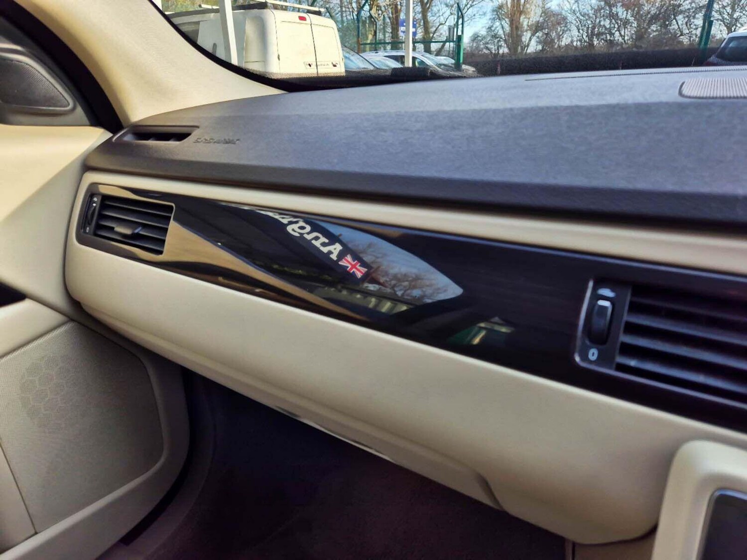 Used Volvo XC70 2009 for sale - 76095147: Photo 46