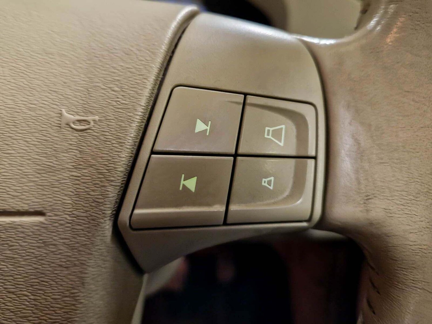 Used Volvo XC70 2009 for sale - 76095147: Photo 59
