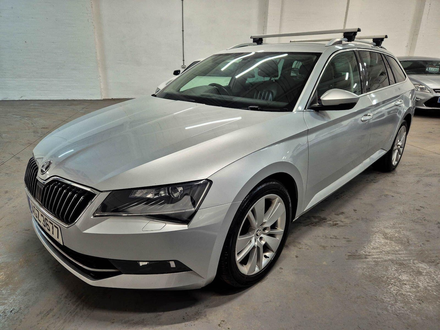 Used Skoda Superb 2015 for sale - 77040949: Photo 3