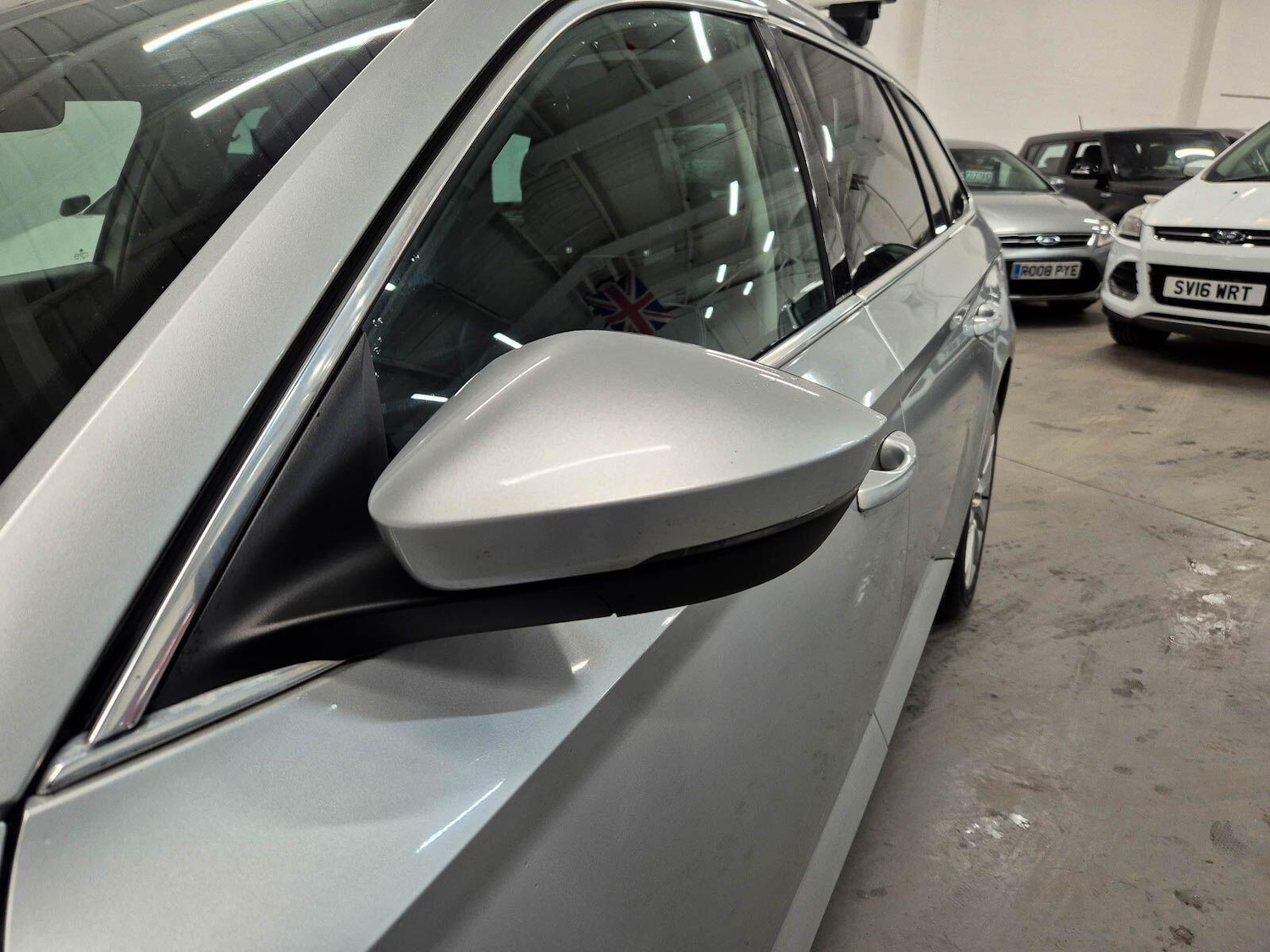 Used Skoda Superb 2015 for sale - 77040949: Photo 8