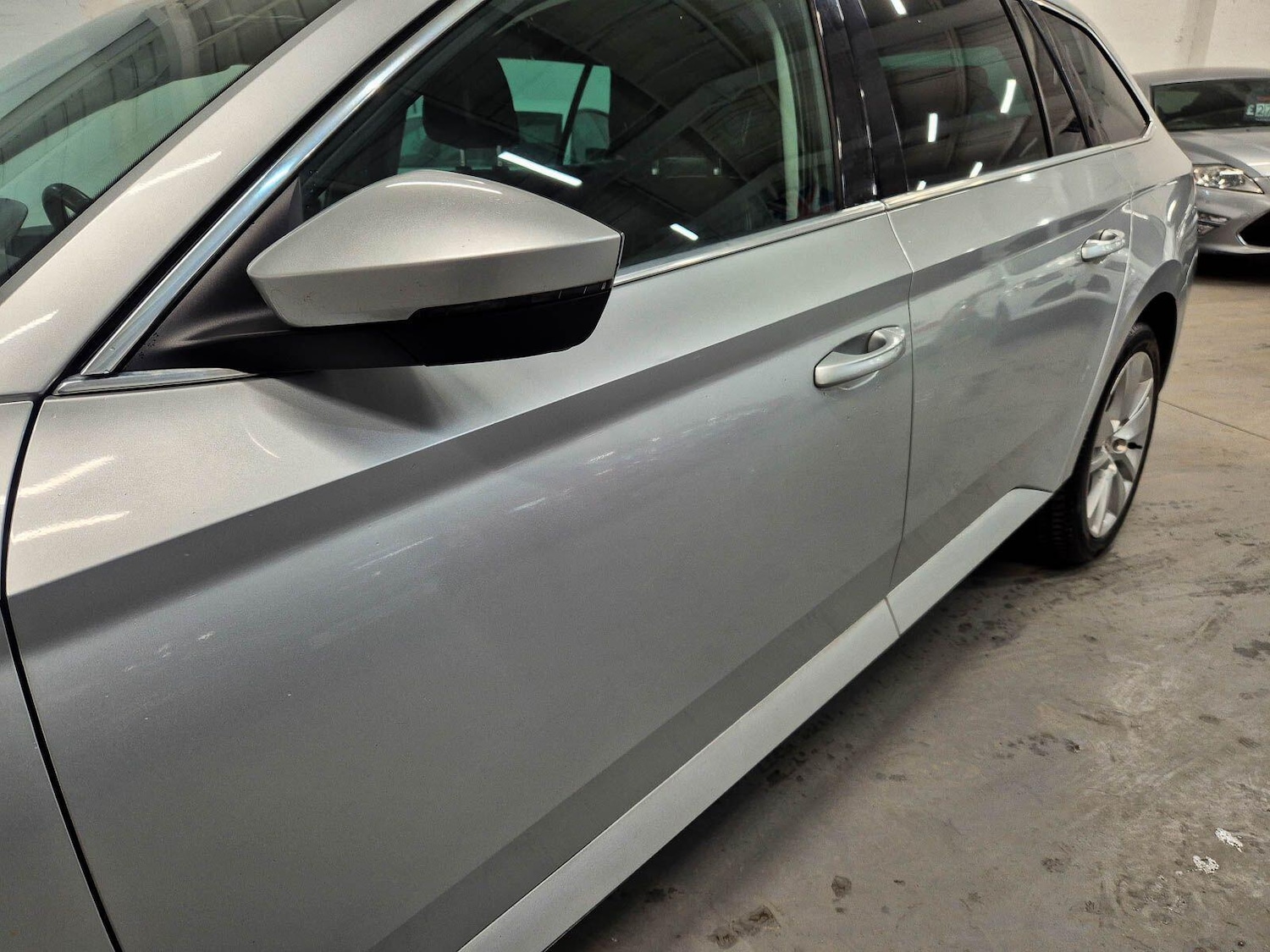 Used Skoda Superb 2015 for sale - 77040949: Photo 9