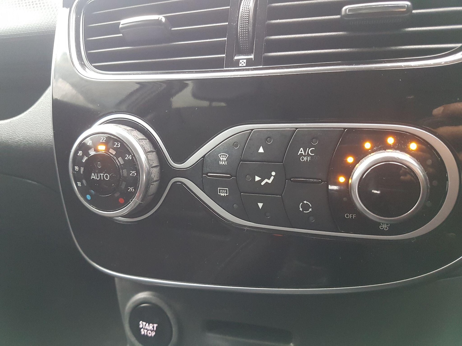 Used Renault Clio 2017 for sale - 76166931: Photo 14