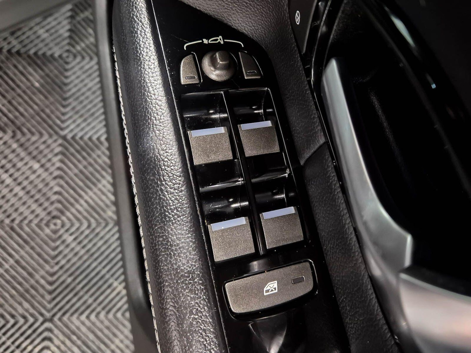 Used Land Rover Range Rover Evoque 2016 for sale - 77330764: Photo 41