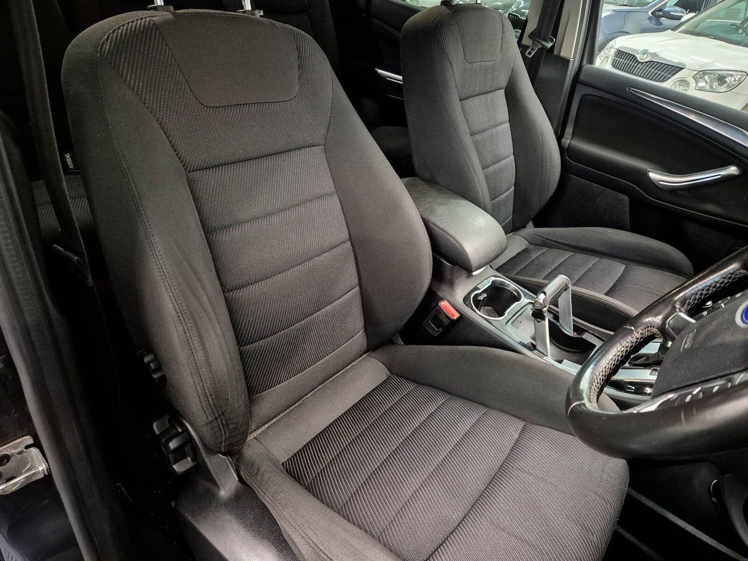 Used Ford S-Max 2015 for sale - 77793702: Photo 2