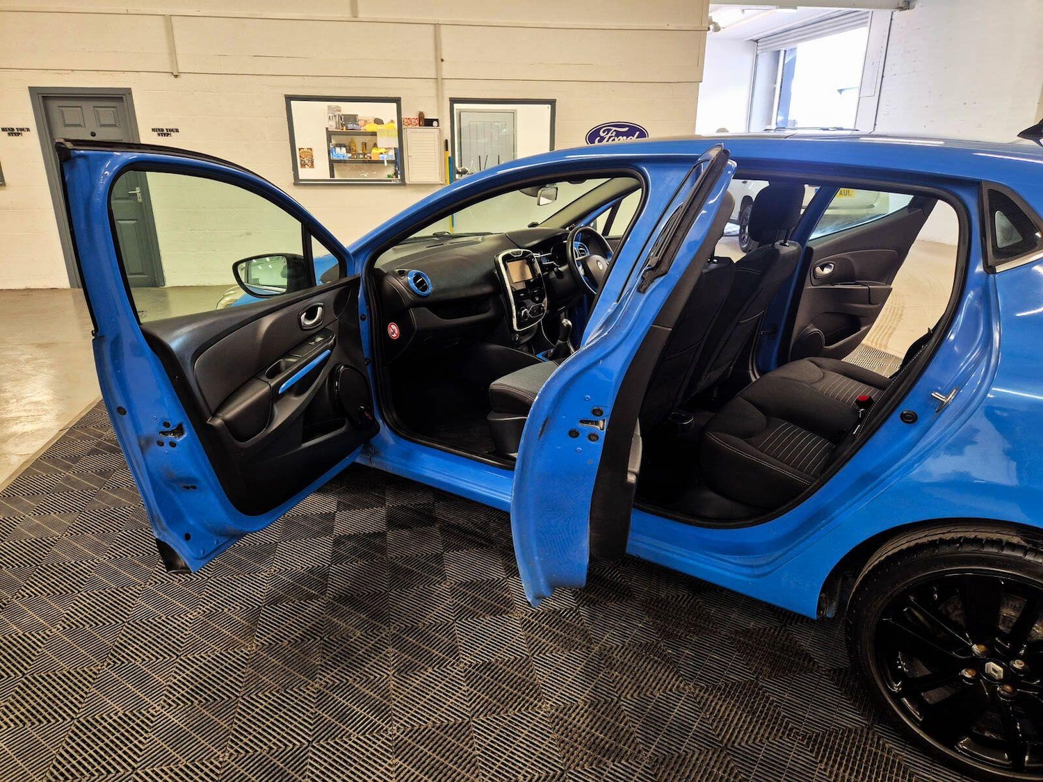 Used Renault Clio 2015 for sale - 78086549: Photo 32