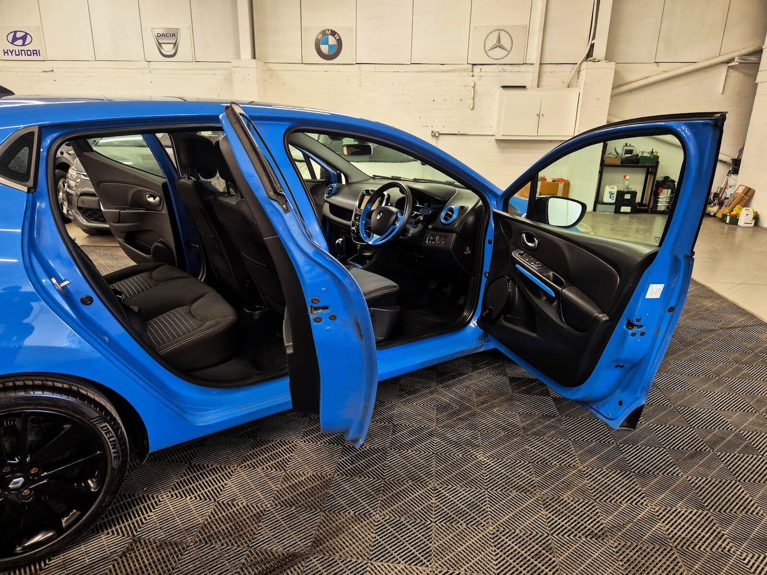 Used Renault Clio 2015 for sale - 78086549: Photo 33