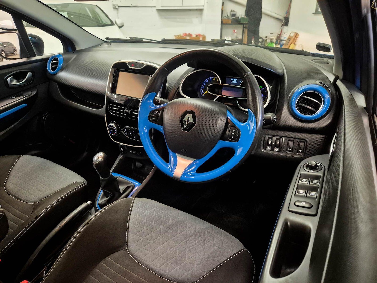 Used Renault Clio 2015 for sale - 78086549: Photo 34