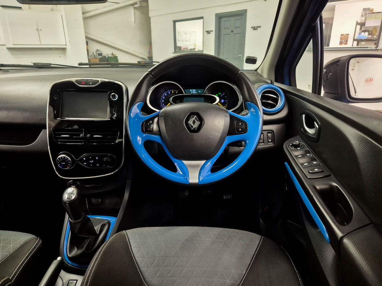 Used Renault Clio 2015 for sale - 78086549: Photo 35