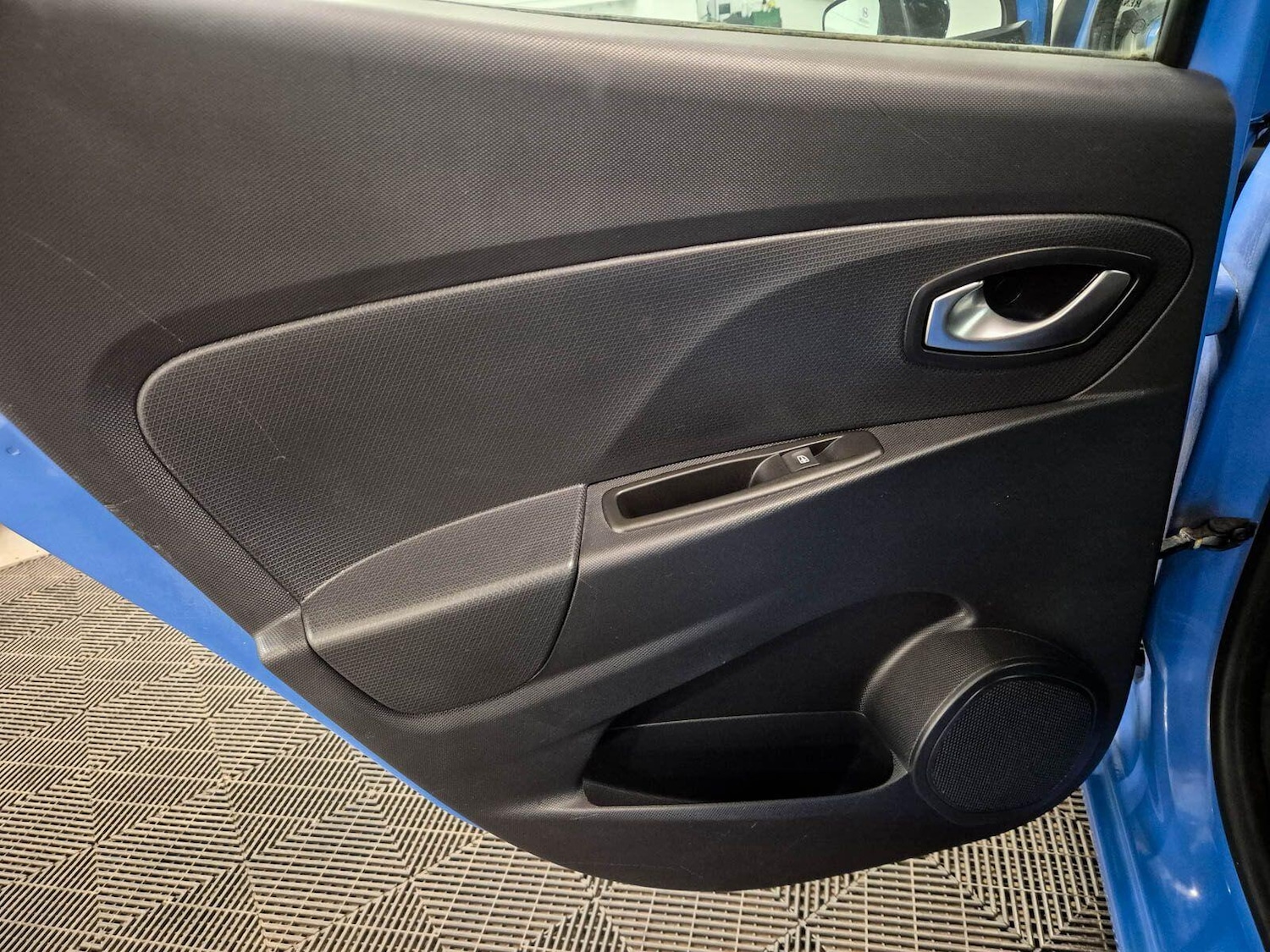 Used Renault Clio 2015 for sale - 78086549: Photo 53