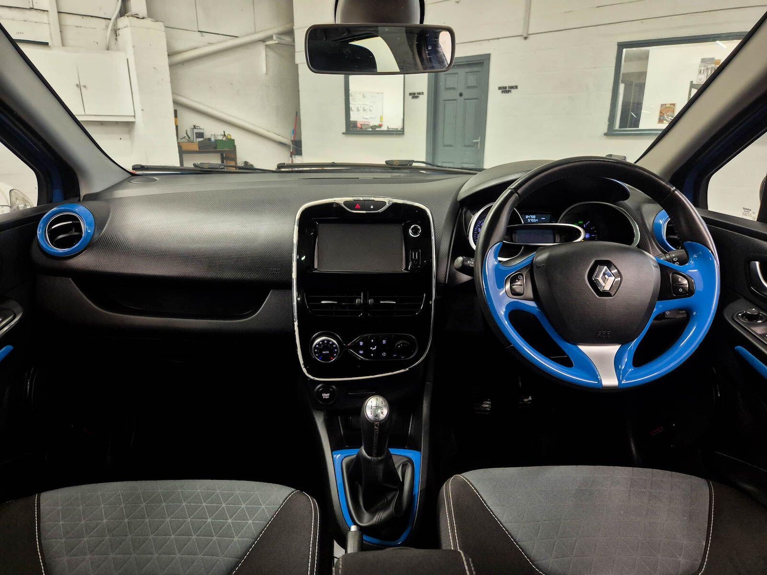 Used Renault Clio 2015 for sale - 78086549: Photo 61