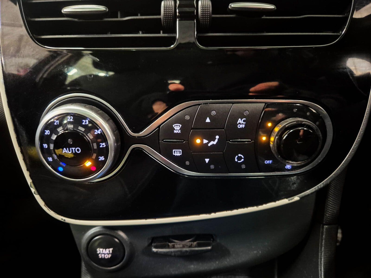 Used Renault Clio 2015 for sale - 78086549: Photo 63