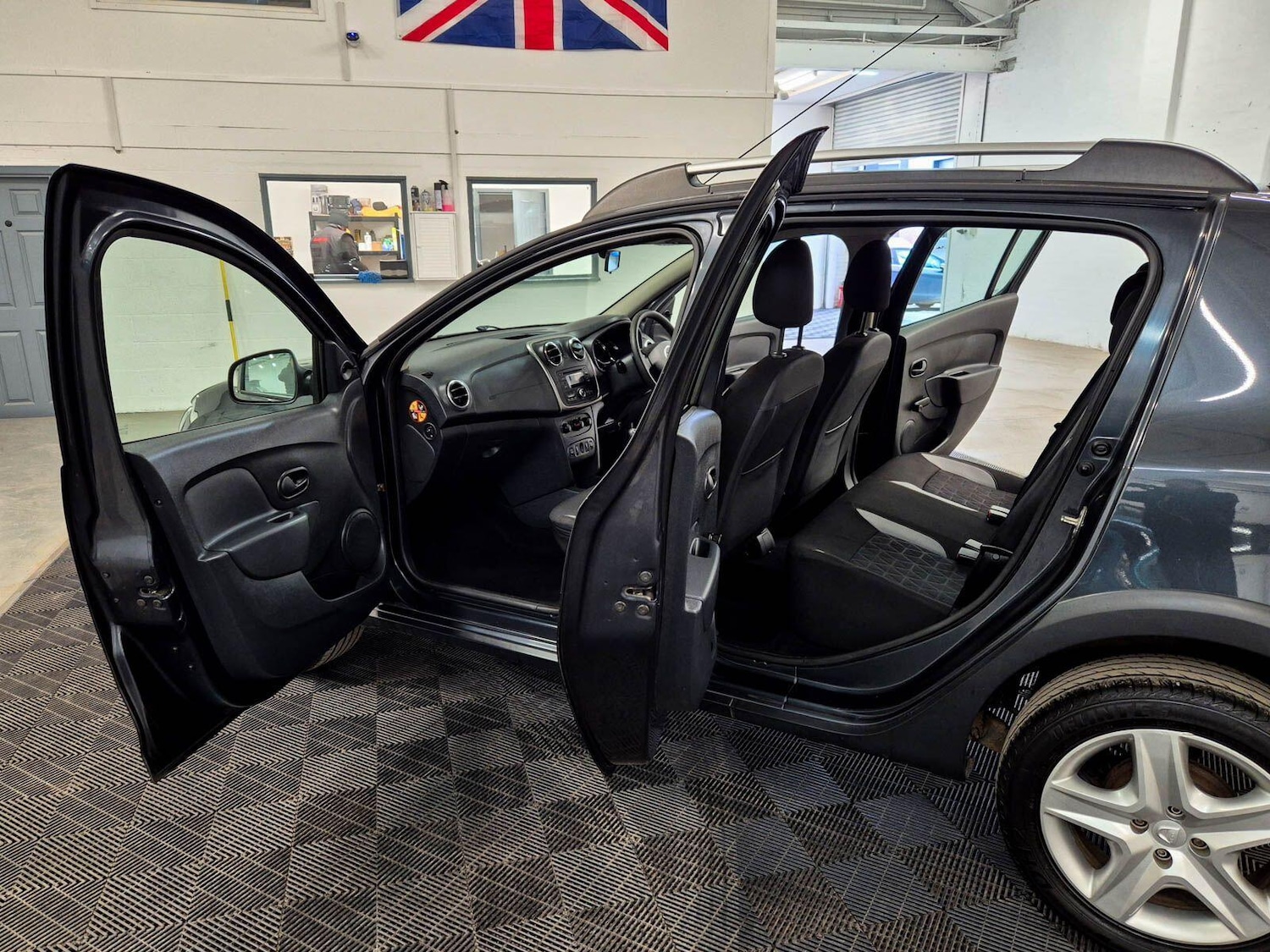 Used Dacia Sandero Stepway 2016 for sale - 78127395: Photo 33