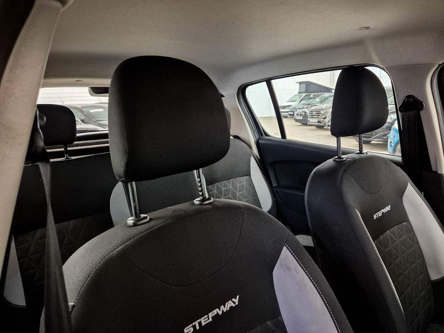 Used Dacia Sandero Stepway 2016 for sale - 78127395: Photo 40