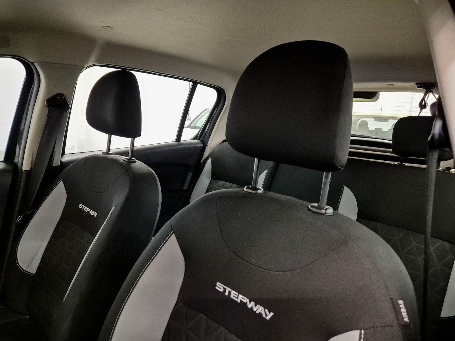 Used Dacia Sandero Stepway 2016 for sale - 78127395: Photo 57