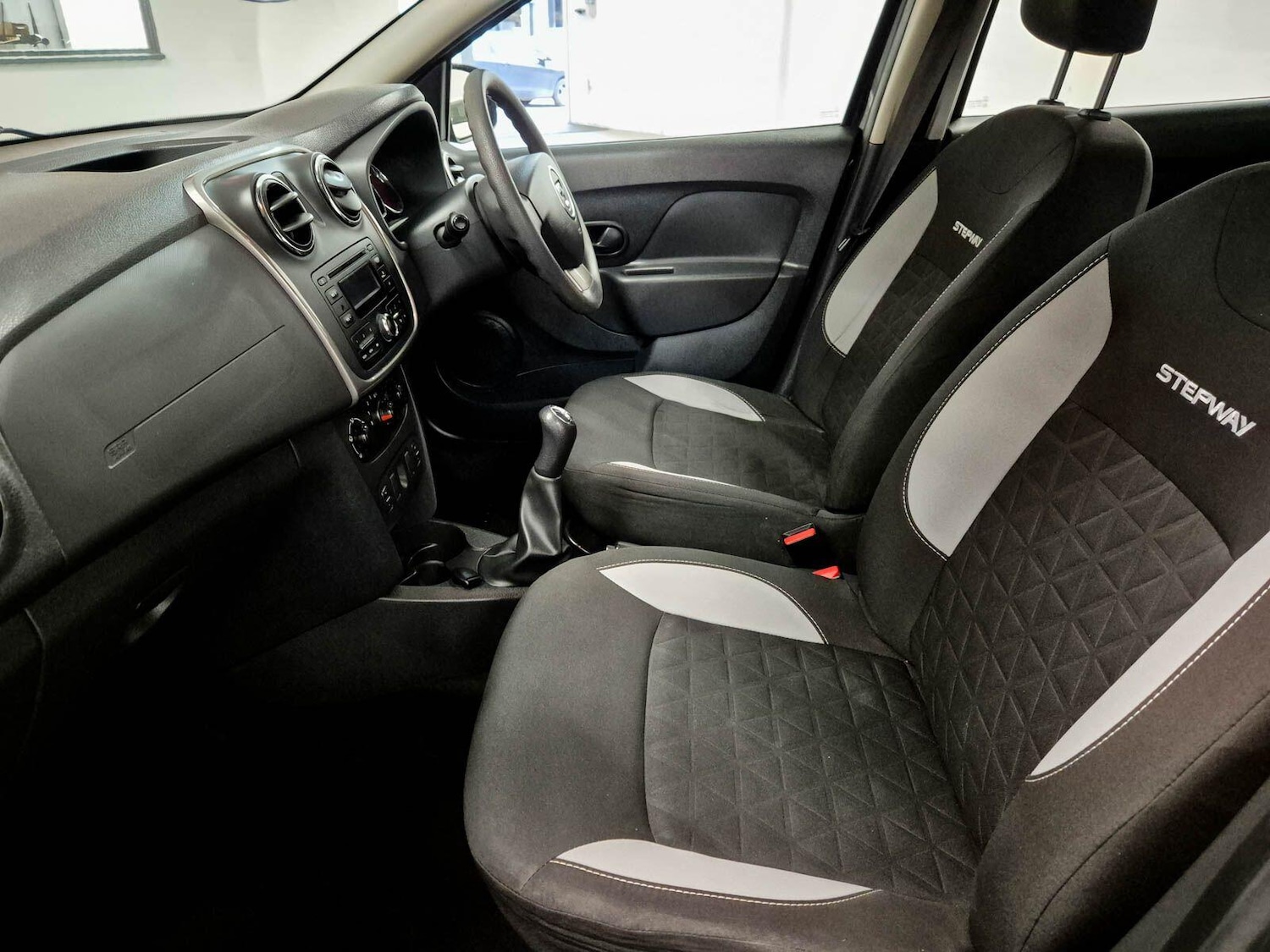 Used Dacia Sandero Stepway 2016 for sale - 78127395: Photo 60