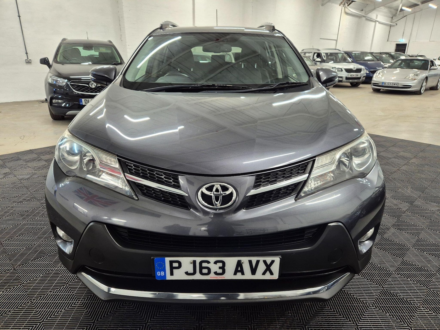 Used Toyota RAV4 for sale - 77705317: Photo 2
