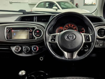 Used Toyota Yaris 2013 for sale - 78959011: Photo