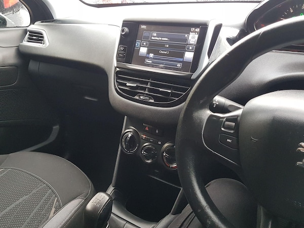 Used Peugeot 208 2013 for sale - 76175321: Photo 10