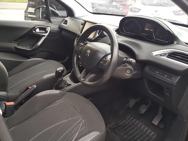 Used Peugeot 208 2013 for sale - 76175321: Photo 12