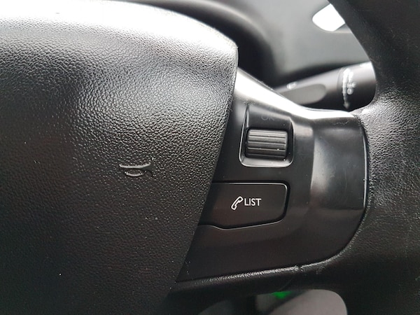 Used Peugeot 208 2013 for sale - 76175321: Photo 15