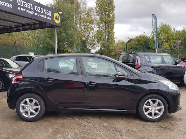 Used Peugeot 208 2013 for sale - 76175321: Photo 8