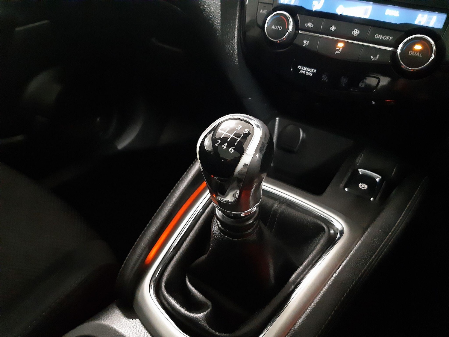 Used Nissan Qashqai 2015 for sale - 76714269: Photo 11