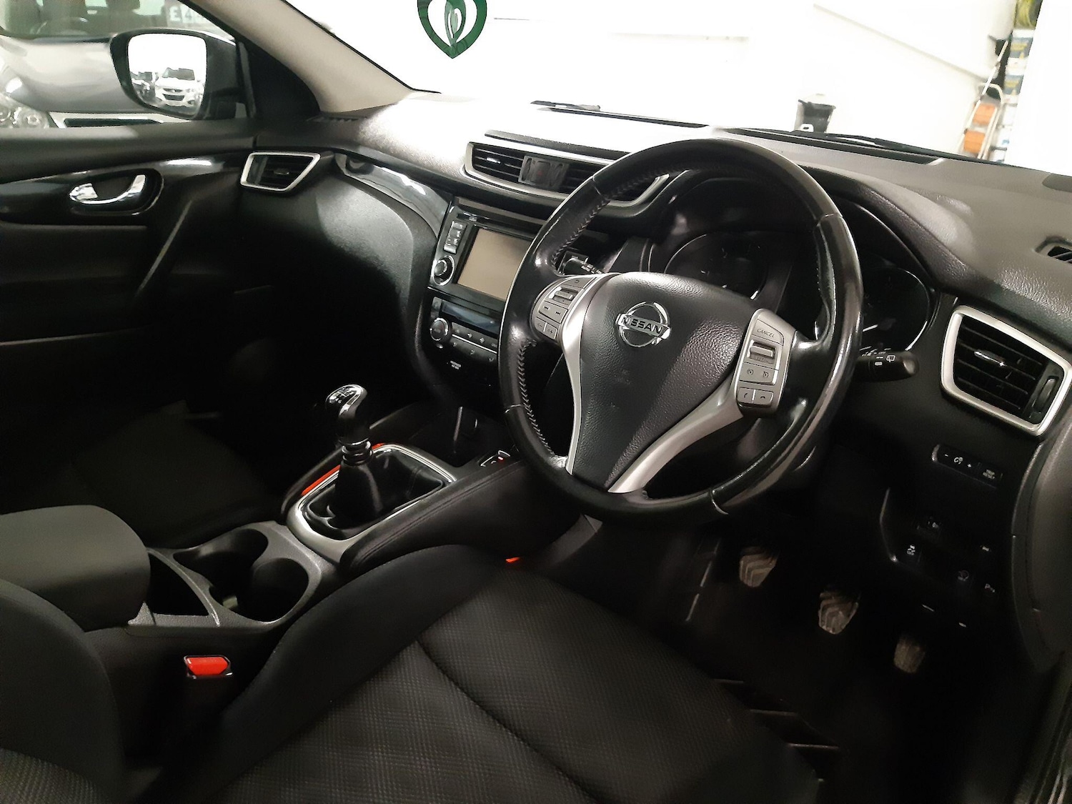 Used Nissan Qashqai 2015 for sale - 76714269: Photo 2