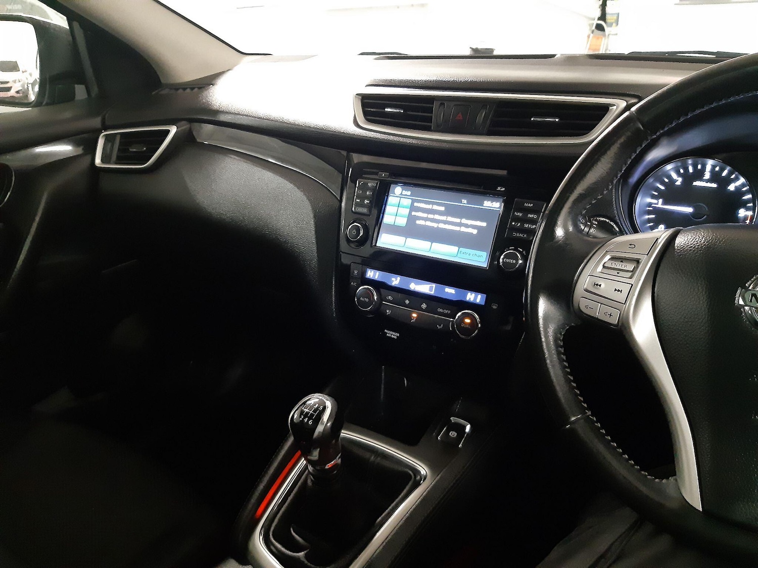 Used Nissan Qashqai 2015 for sale - 76714269: Photo 29