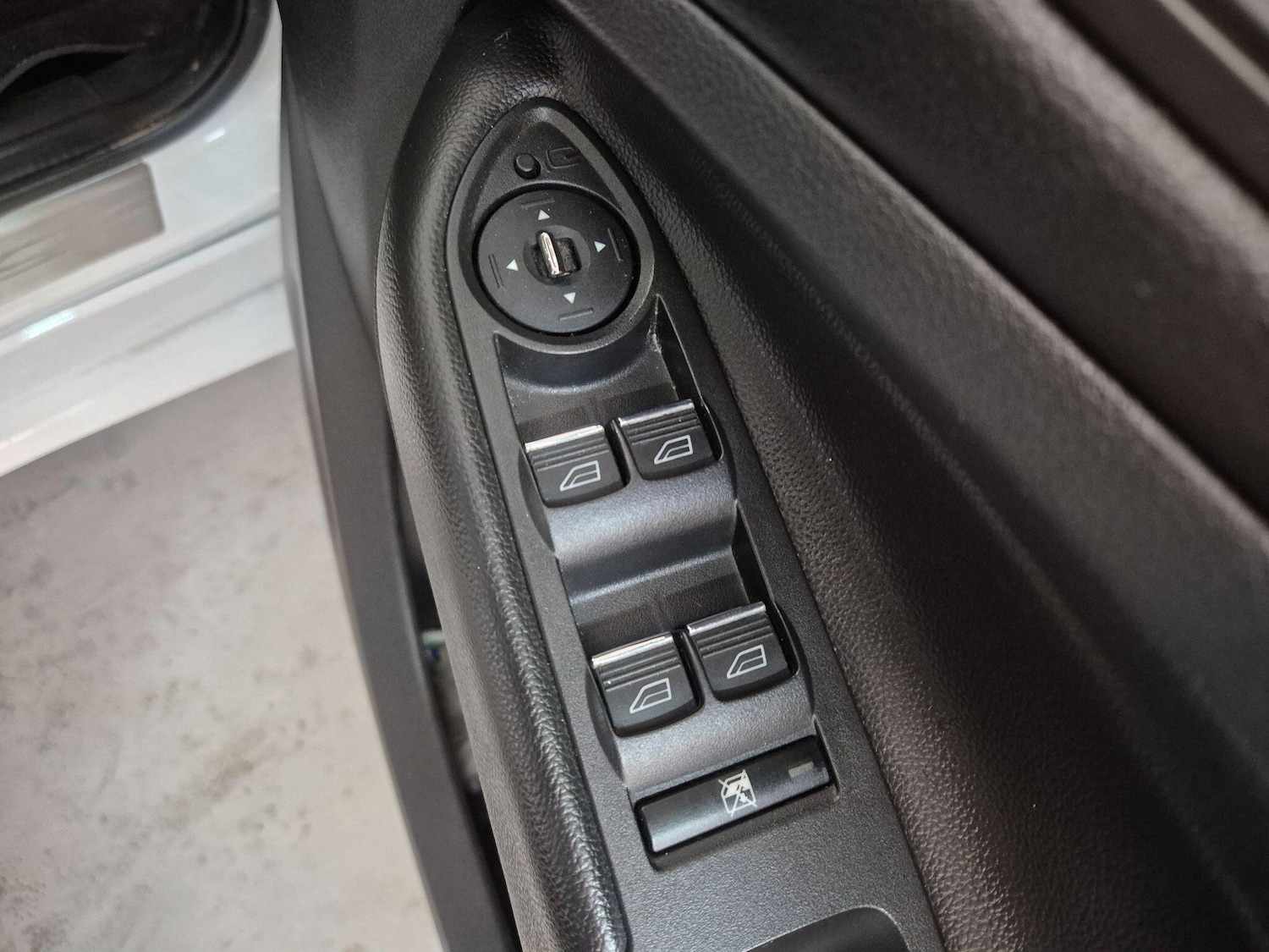 Used Ford Kuga 2014 for sale - 76898917: Photo 39