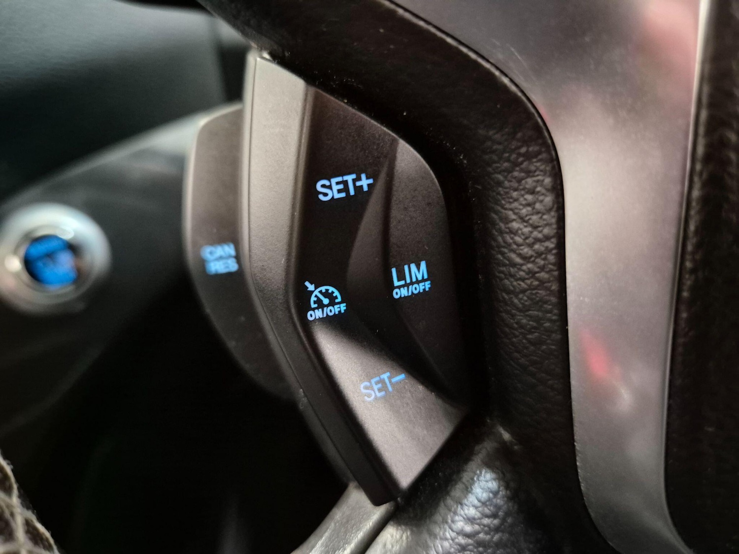 Used Ford Kuga 2014 for sale - 76898917: Photo 79