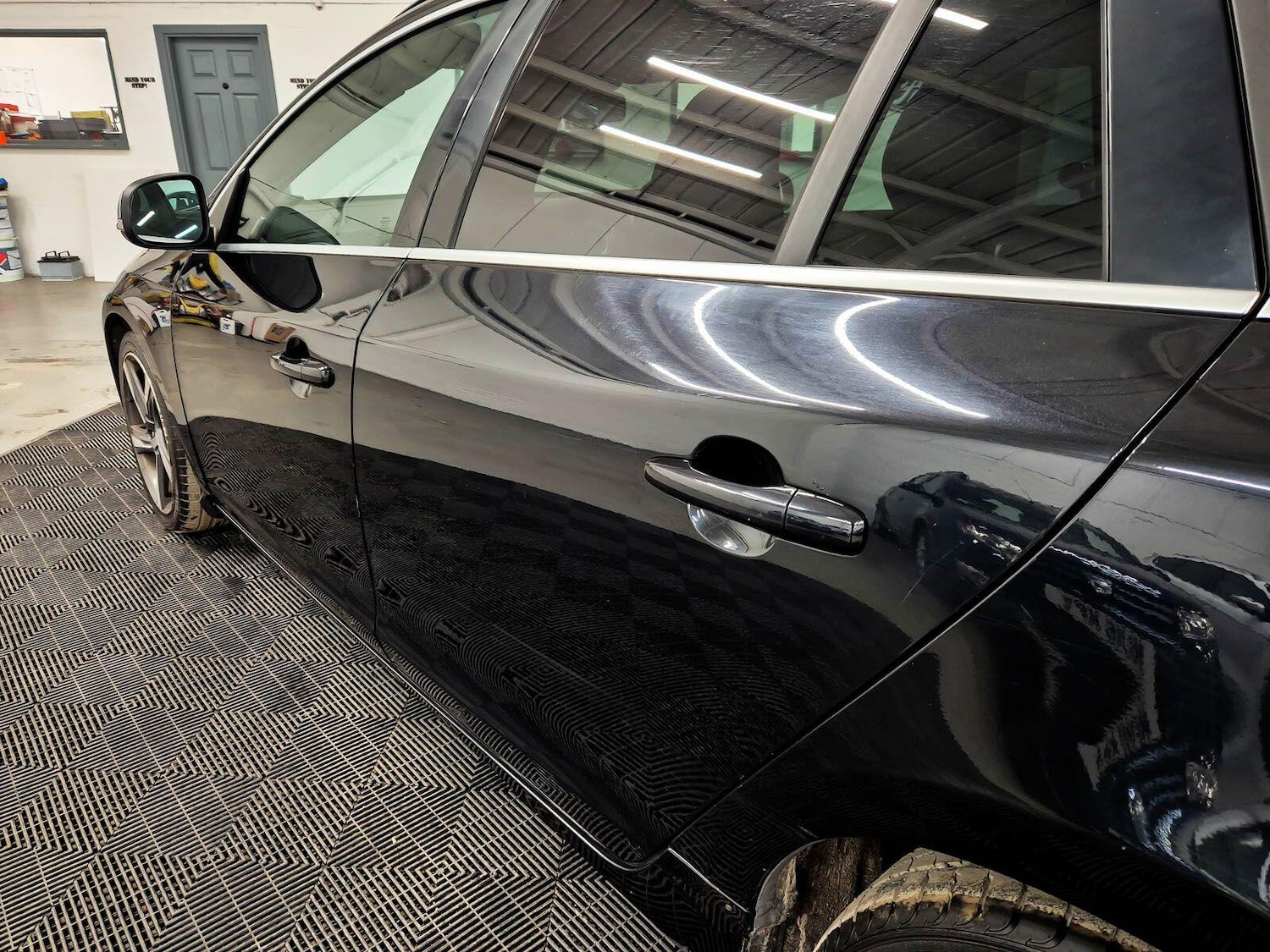 Used Volvo V60 2012 for sale - 77611840: Photo 15