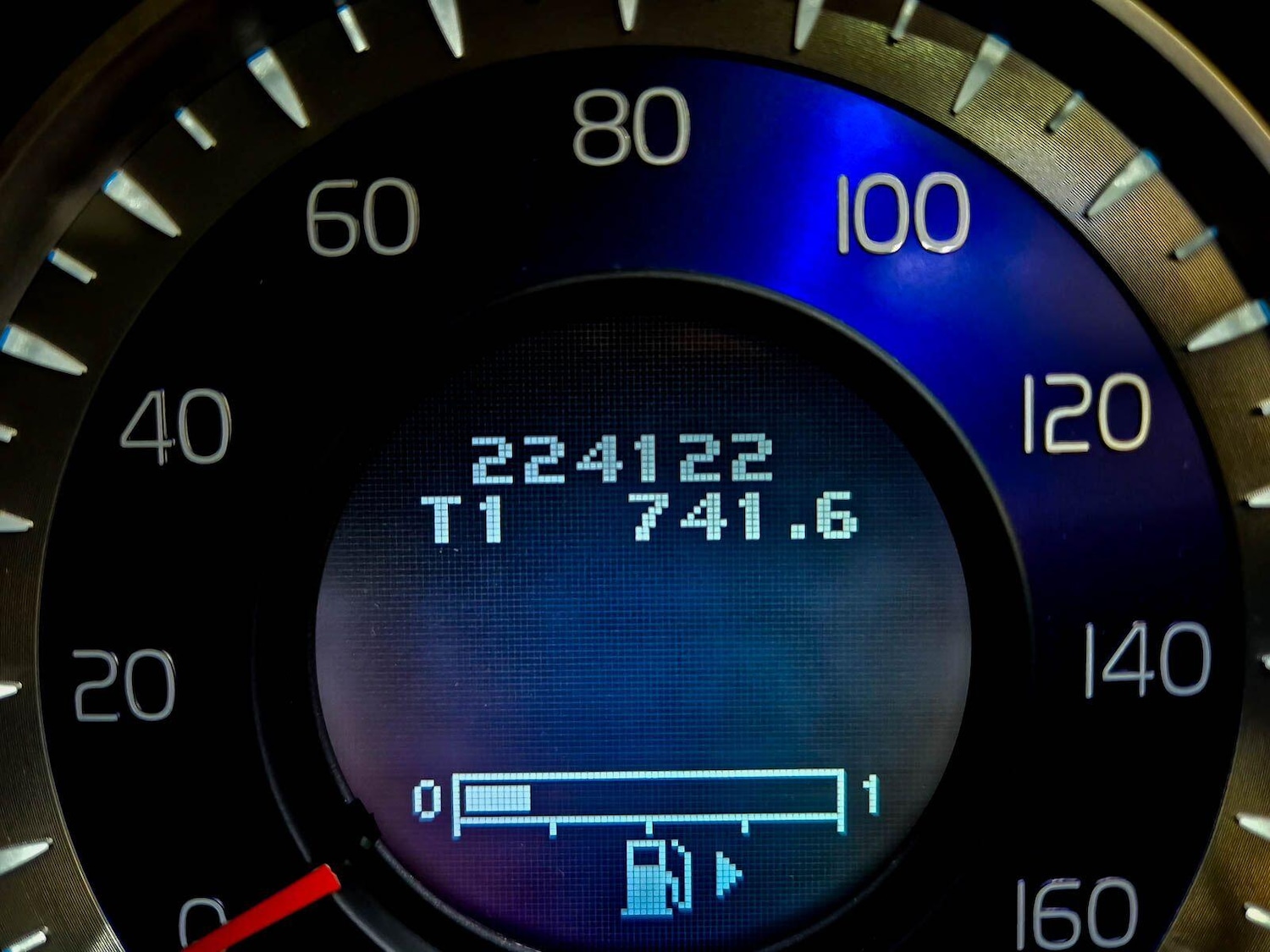 Used Volvo V60 2012 for sale - 77611840: Photo 26