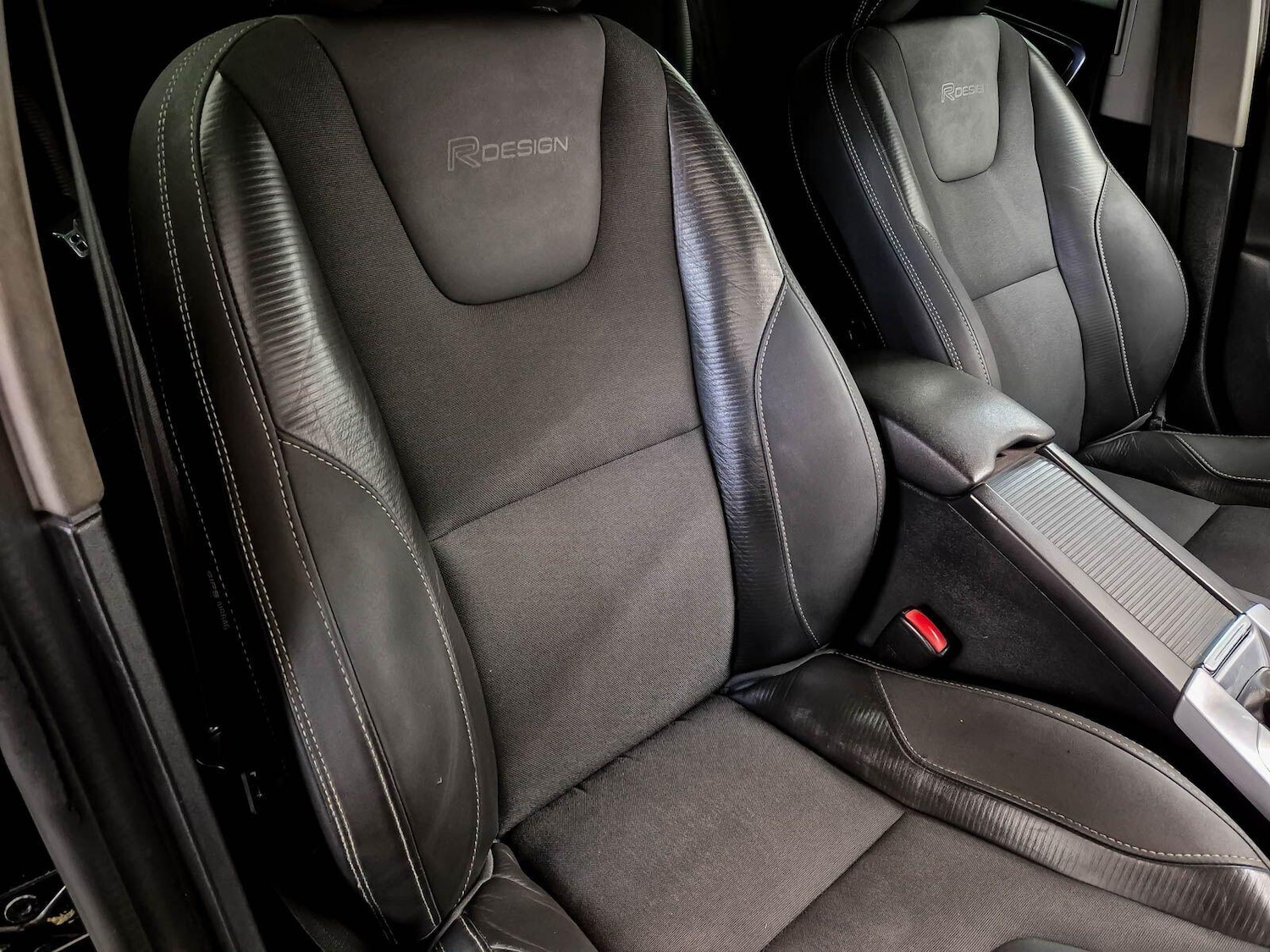 Used Volvo V60 2012 for sale - 77611840: Photo 29