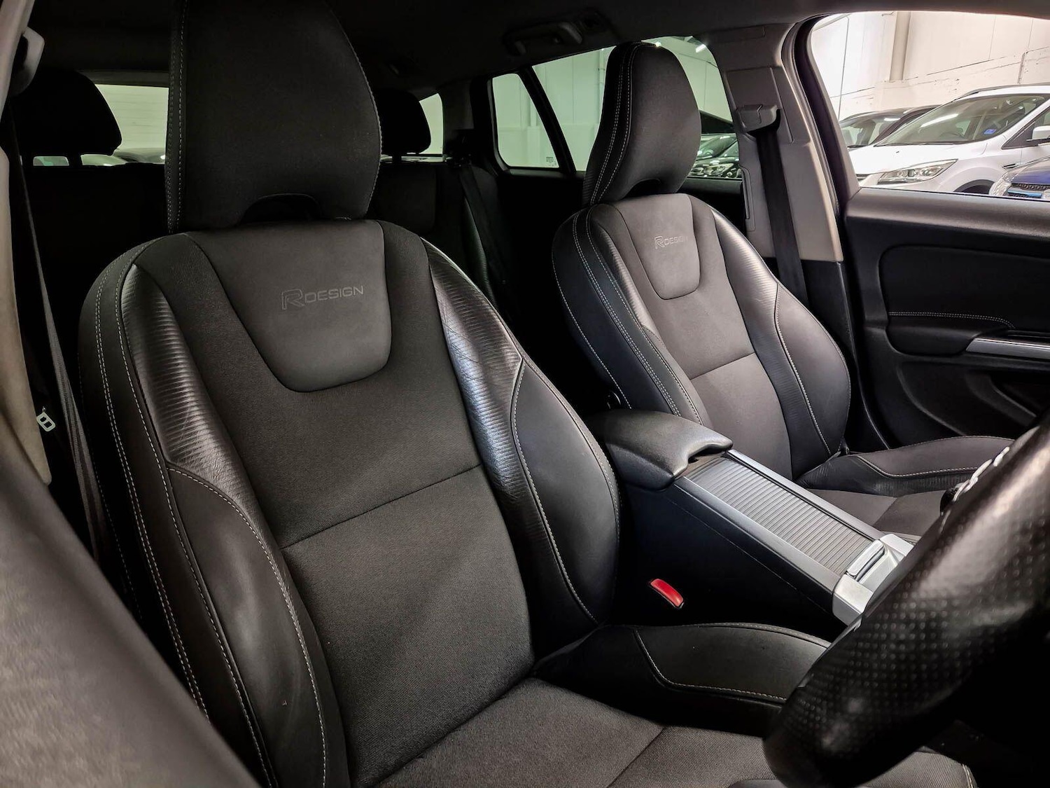 Used Volvo V60 2012 for sale - 77611840: Photo 3