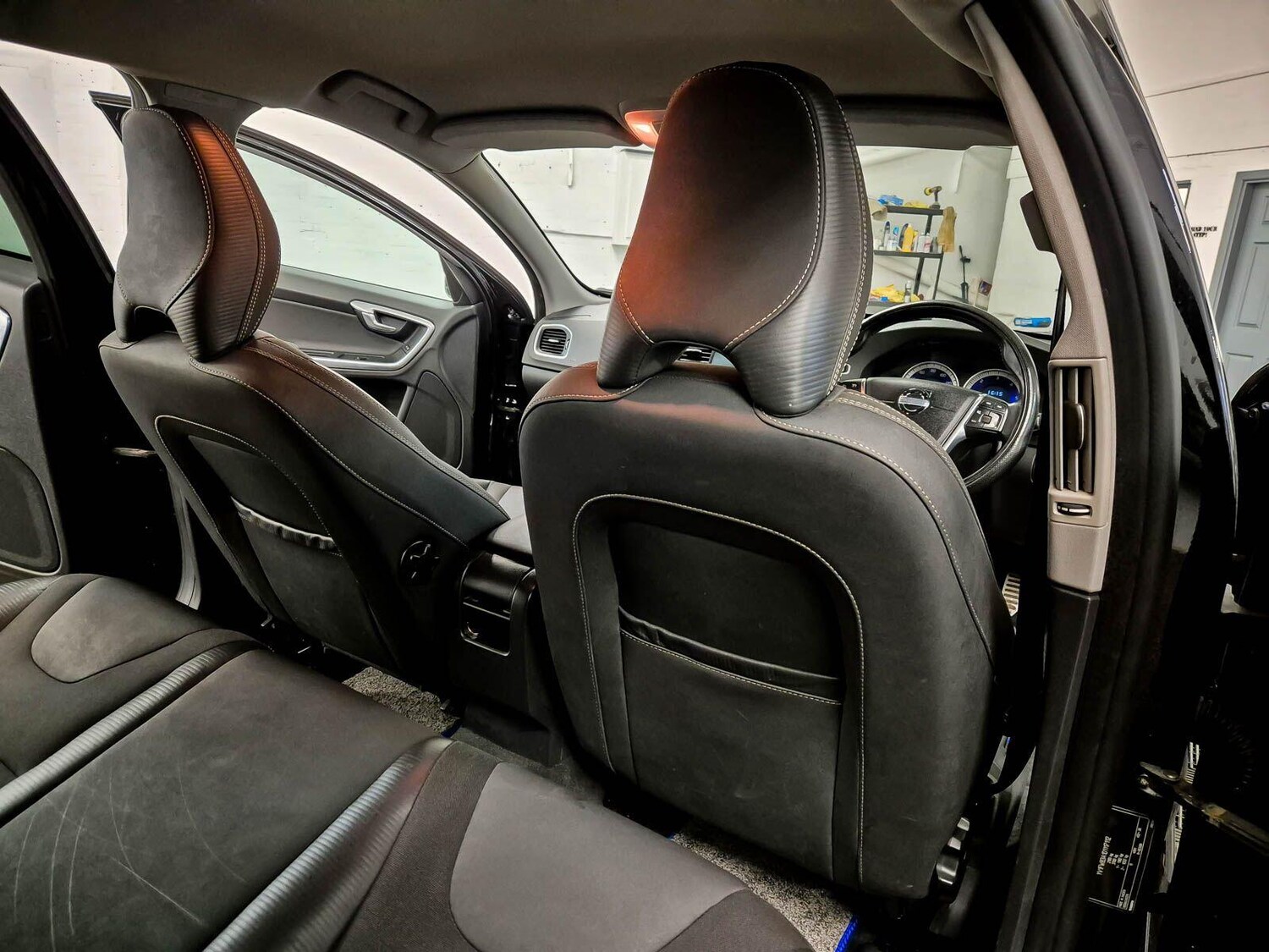 Used Volvo V60 2012 for sale - 77611840: Photo 38