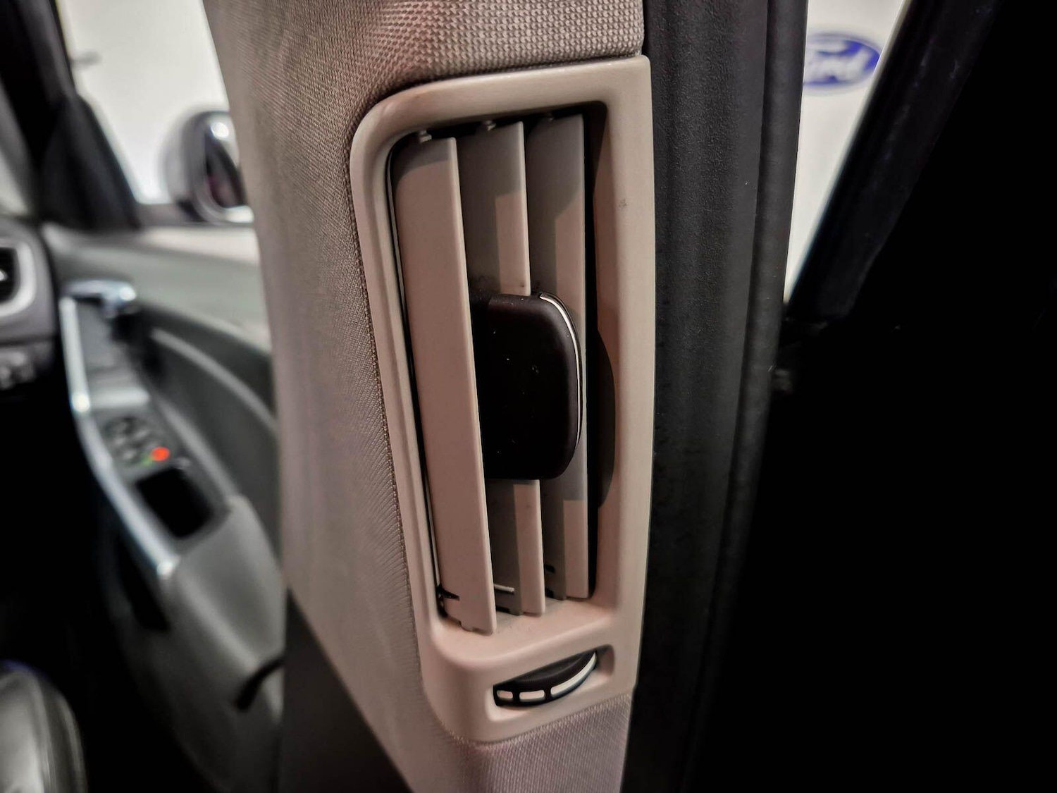 Used Volvo V60 2012 for sale - 77611840: Photo 39