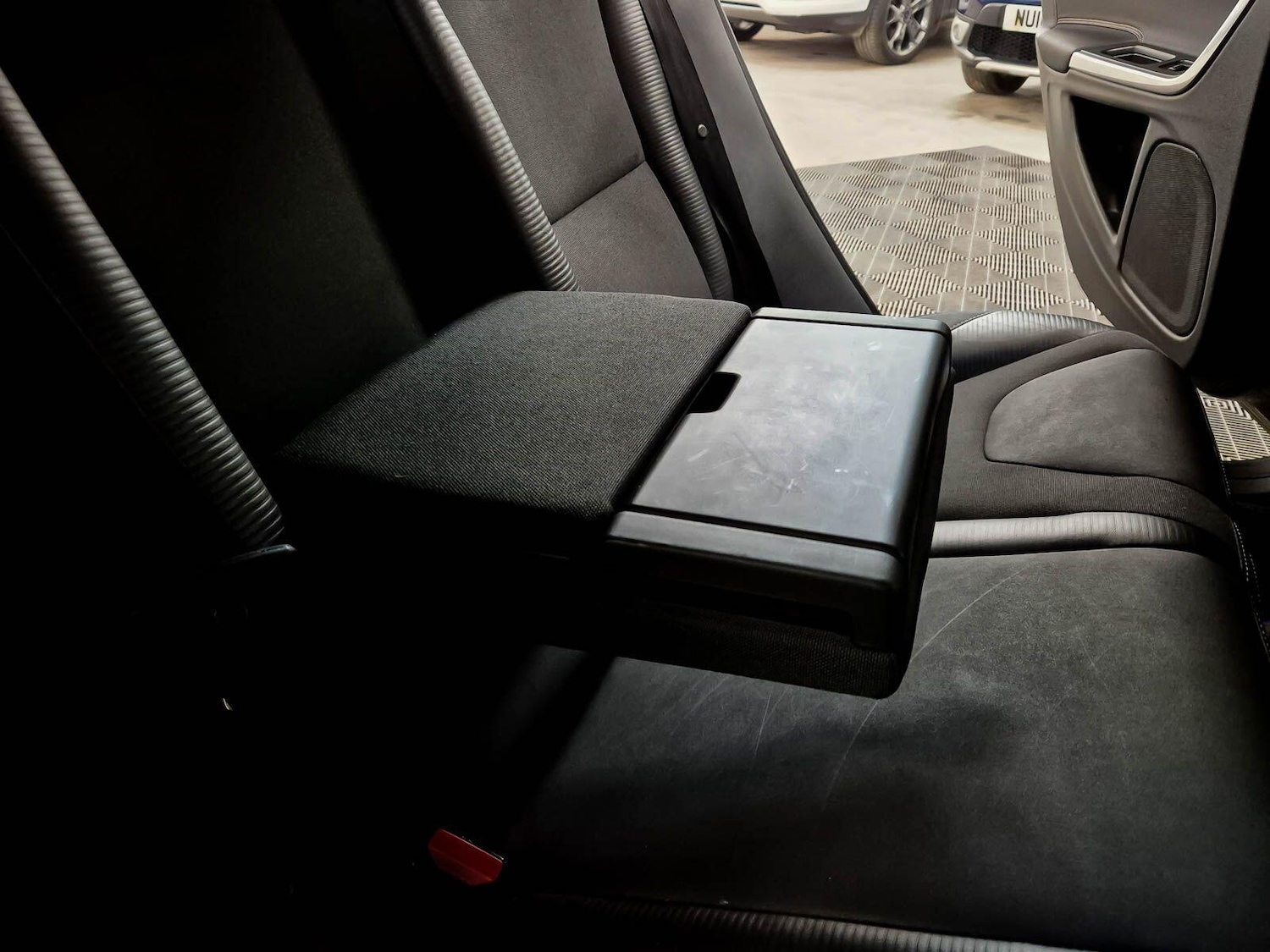 Used Volvo V60 2012 for sale - 77611840: Photo 43