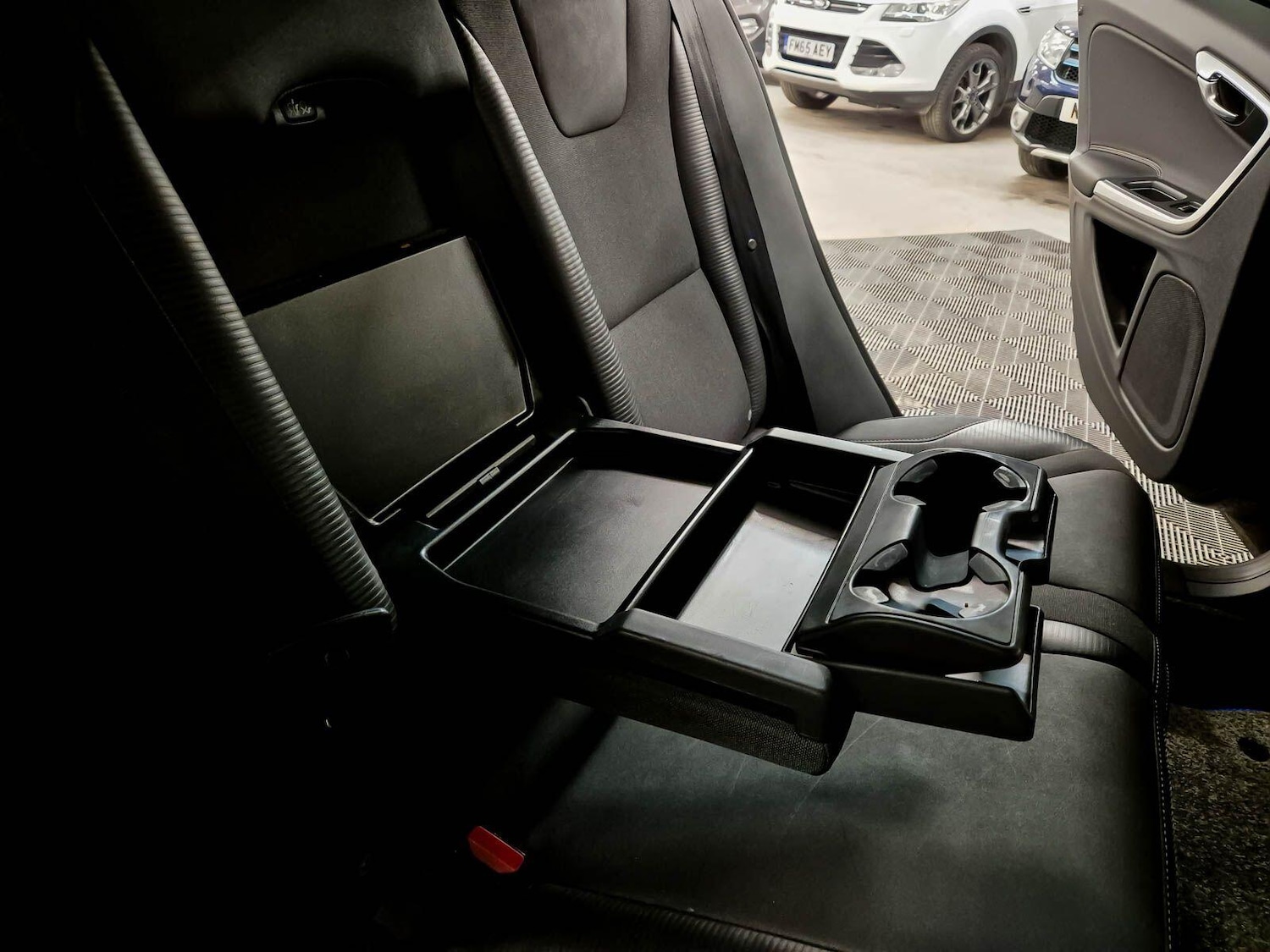 Used Volvo V60 2012 for sale - 77611840: Photo 44