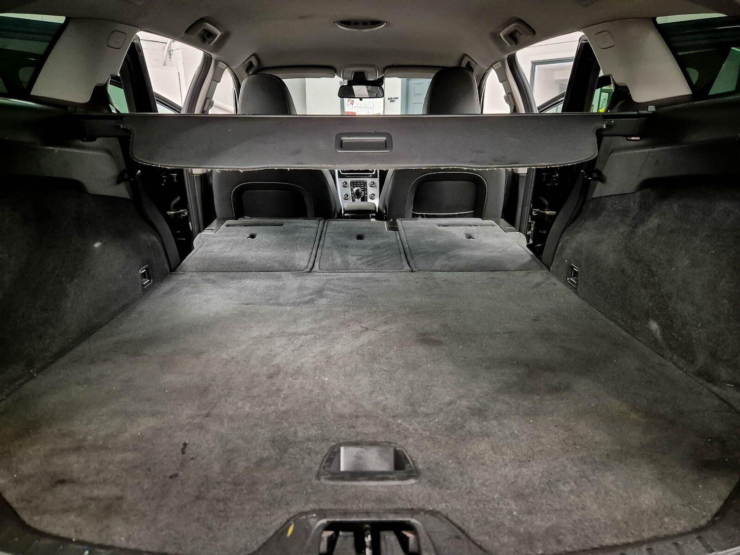 Used Volvo V60 2012 for sale - 77611840: Photo 51