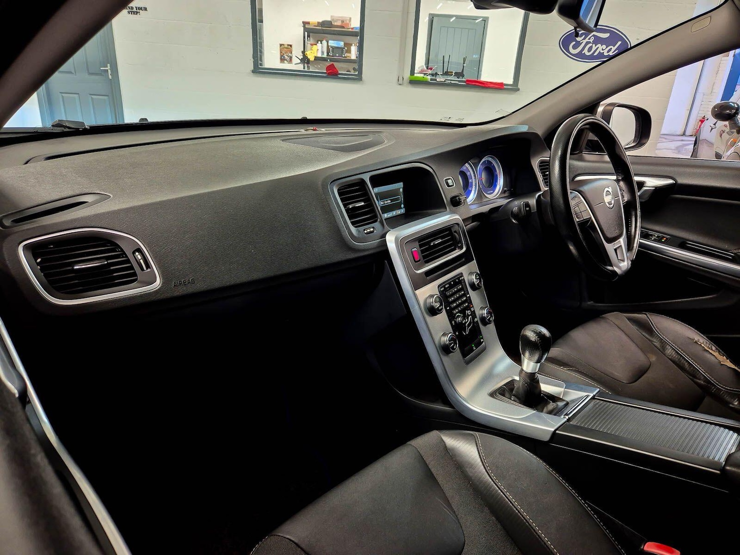 Used Volvo V60 2012 for sale - 77611840: Photo 62