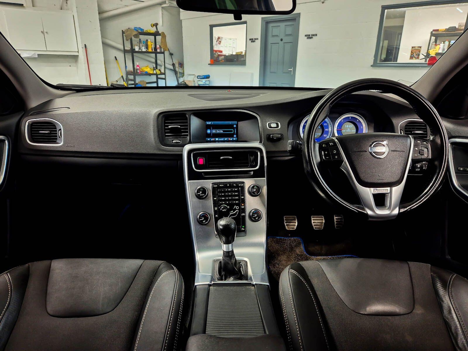 Used Volvo V60 2012 for sale - 77611840: Photo 66