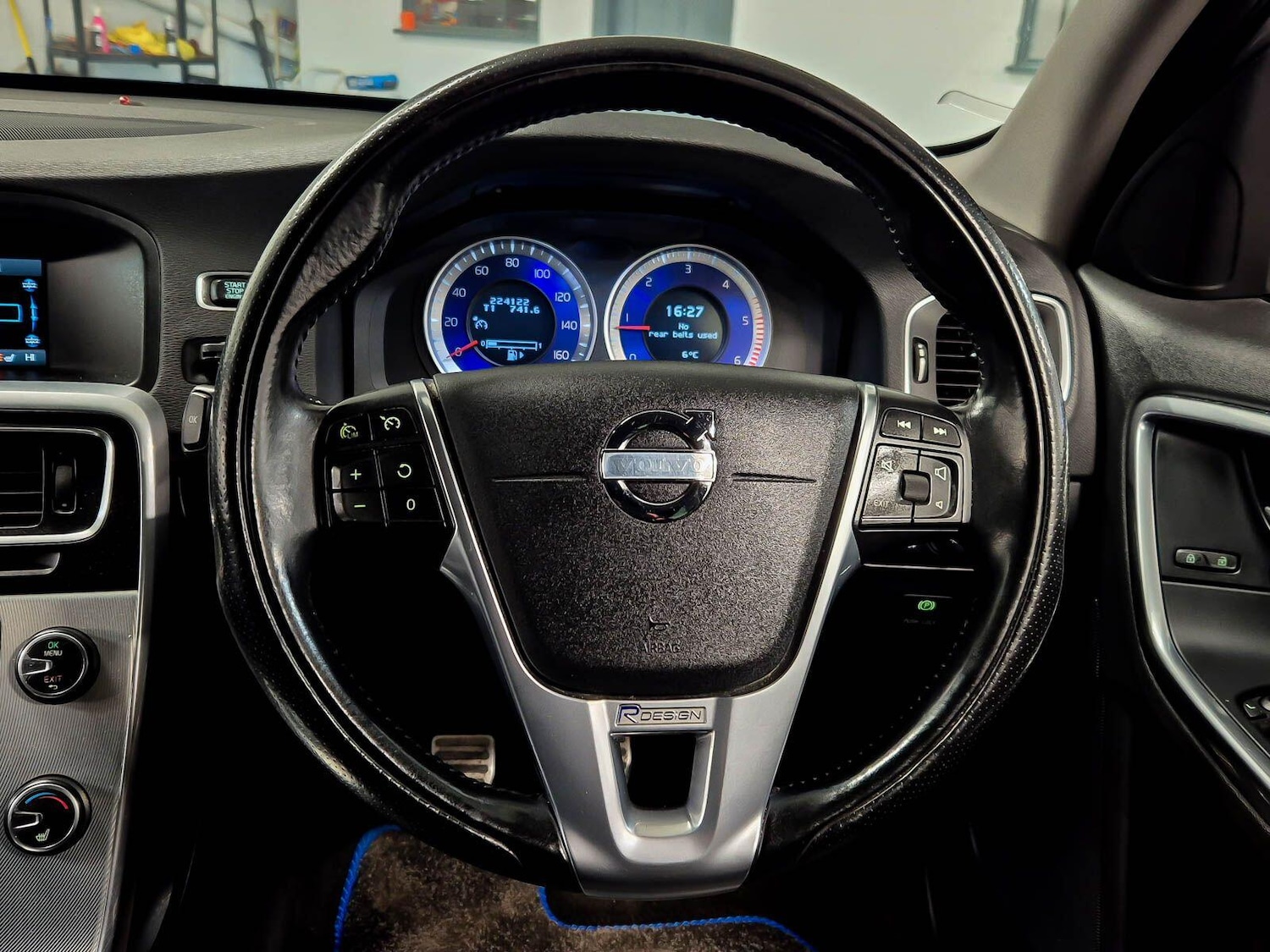 Used Volvo V60 2012 for sale - 77611840: Photo 79