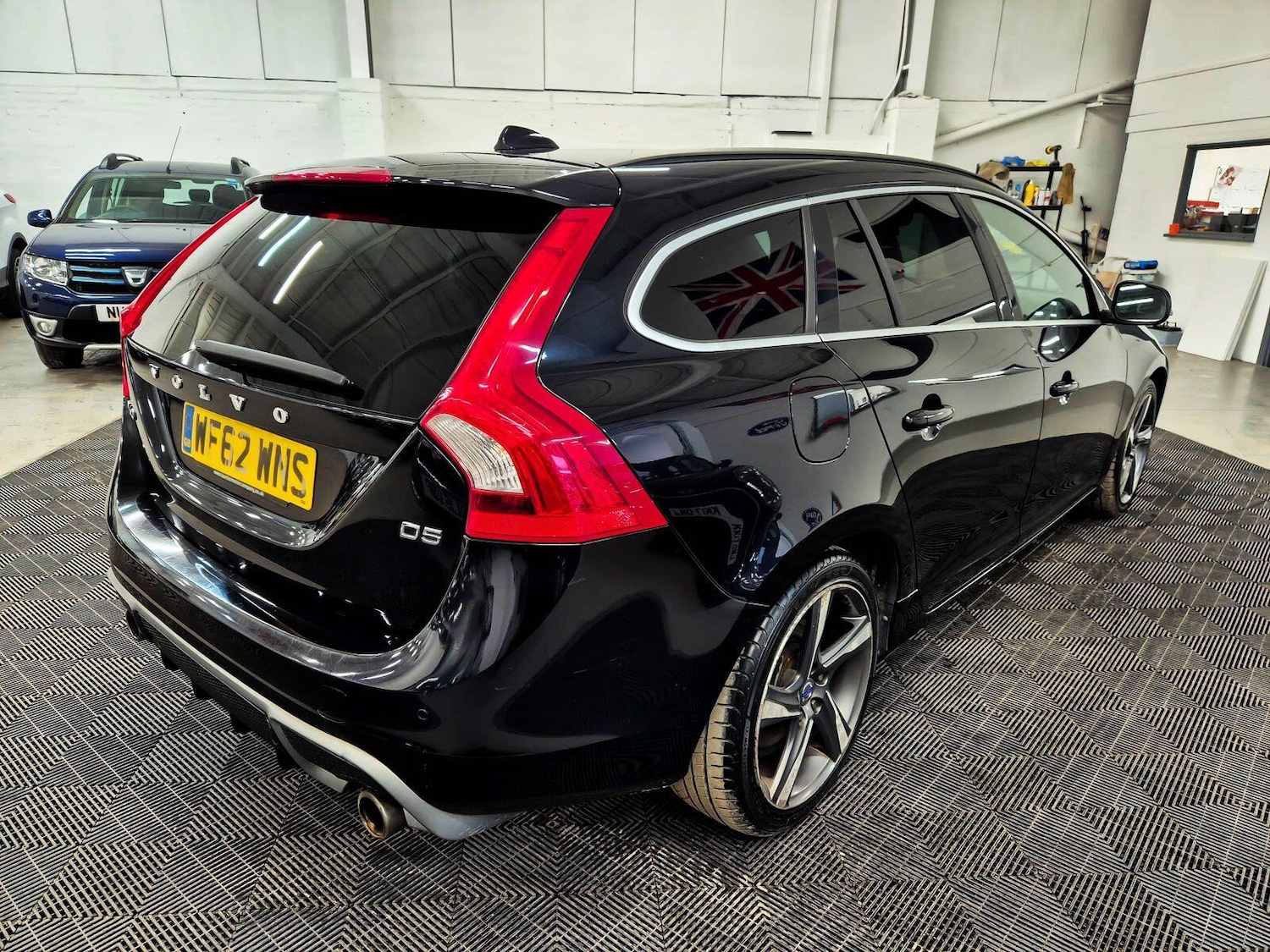 Used Volvo V60 2012 for sale - 77611840: Photo 8