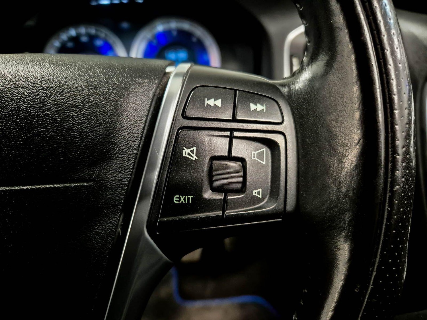 Used Volvo V60 2012 for sale - 77611840: Photo 86