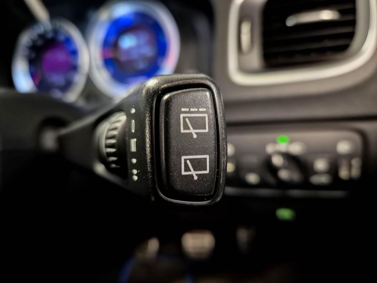 Used Volvo V60 2012 for sale - 77611840: Photo 88