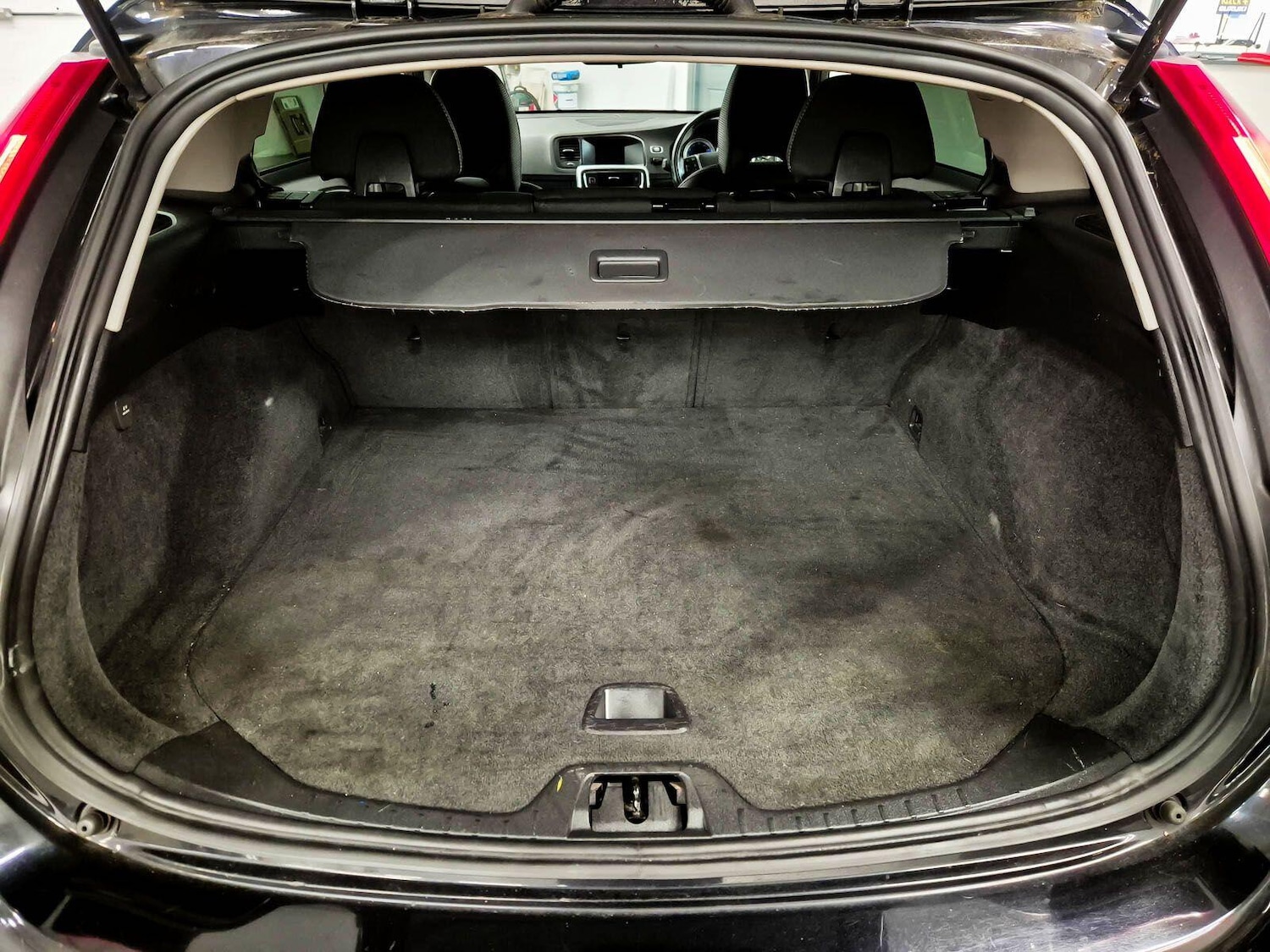 Used Volvo V60 2012 for sale - 77611840: Photo 93